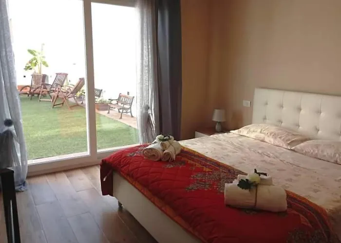 Bed & Relax Feriehus Lizzano (Apulia)